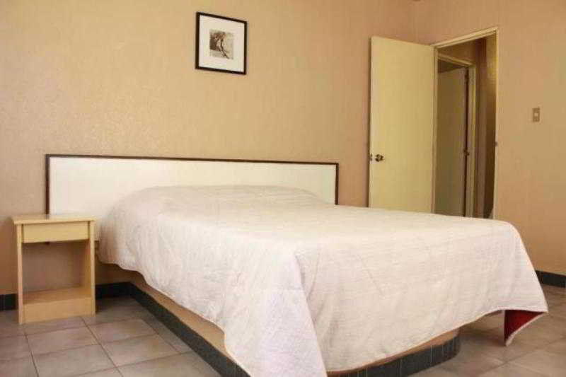 Red Knight Gardens Hotell Davao City Exteriör bild